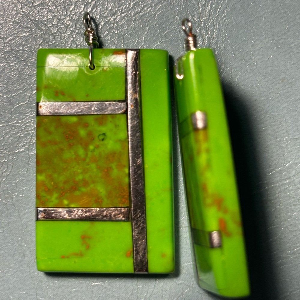 Vintage Southwestern Navajo Lime Green Gaspeite Inlay Rectangular Slab Earrings - Picture 3 of 16